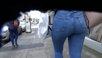Candid beautiful ass in tight jeans