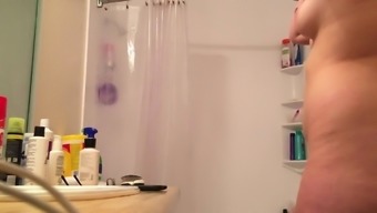 SPY My Stepsister Lotioning her Body after shower