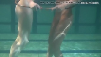 bad quality underwater lesbian show