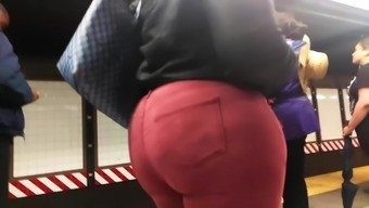 Ebony Teen Booty in Red Jeans