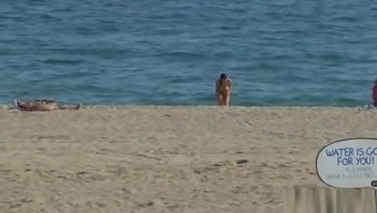 After beach babe fucked in boutique