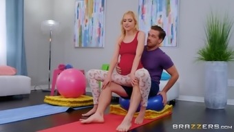 After yoga class pregnant Chloe Cherry please her friend's cock