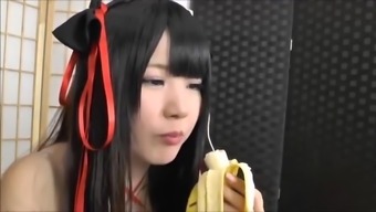 AsianSexPorno.Com - Cute japan girl eat banana