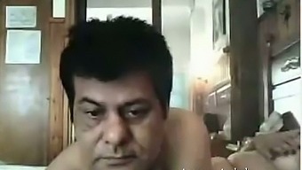 Mature Indian couple is looking to make their first sex tape
