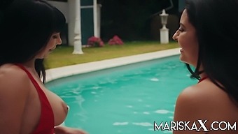 MARISKAX Valentina Ricci and Mariska fuck poolside