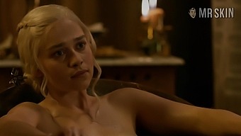 Nice natural titties of blonde beauty Emilia Clarke are flashed for you