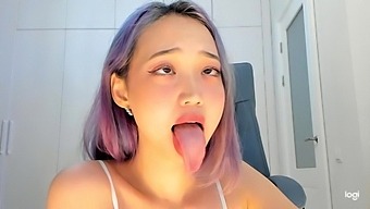 Naughty korean chick on cam