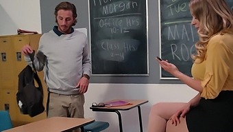 Big booty female teacher enjoys intimate moments with her best student