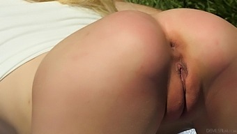 Hot ass blondie Kenzie Reeves enjoys getting fucked in outdoors