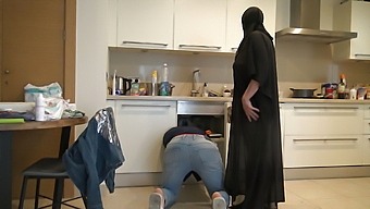 Egyptian Wife Fucked By Plumber In London Apartment