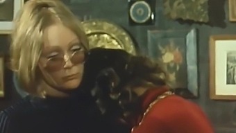 Vintage Brunette Georgina Spelvin Gets Her Pussy Filled with Des Ires