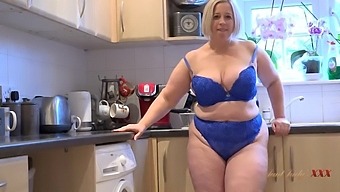 Stepmom's big ass MILF gets your cock in the kitchen POV