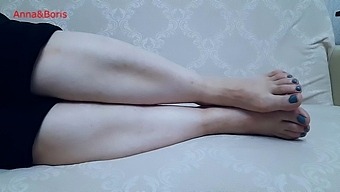 Foot fetish fun with Anna as she shows off her beautiful feet